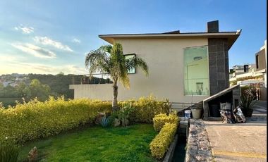 CASA ESPECTACULAR EN BOSQUE ESMERALDA