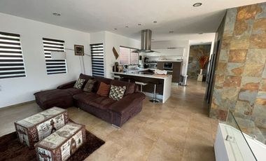 CASA ESPECTACULAR EN BOSQUE ESMERALDA