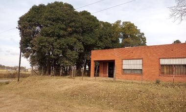 Casa en venta - 3 Dormitorios 1 Baño - Carmen de Areco