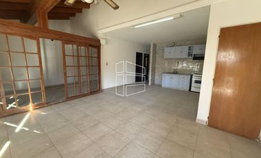 Venta - Casa en calle Bahia Blanca 2200 - C004