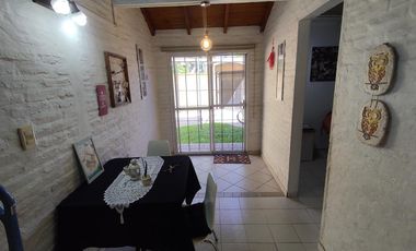 CHALET EN P. HORIZONTAL 2 DORMITORIOS CON PILETA DE NATACION