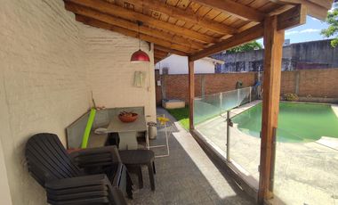 CHALET EN P. HORIZONTAL 2 DORMITORIOS CON PILETA DE NATACION