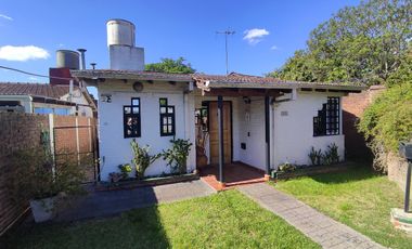 CHALET EN P. HORIZONTAL 2 DORMITORIOS CON PILETA DE NATACION