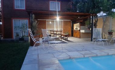 Casa en venta - 5 Dormitorios 3 Baños - 800Mts2 - General Alvear