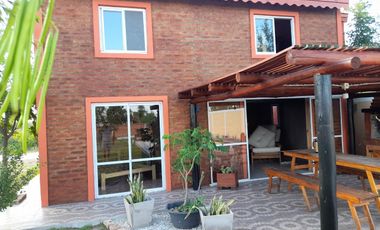 Casa en venta - 5 Dormitorios 3 Baños - 800Mts2 - General Alvear