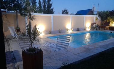 Casa en venta - 5 Dormitorios 3 Baños - 800Mts2 - General Alvear