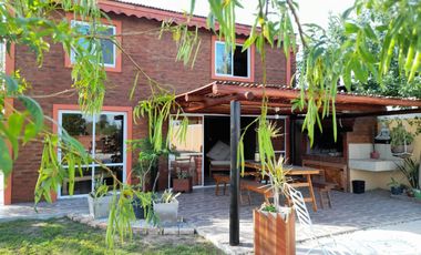 Casa en venta - 5 Dormitorios 3 Baños - 800Mts2 - General Alvear