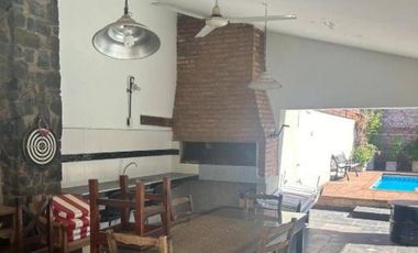 Casa en venta - 5 Dormitorios 4 Baños - 546Mts2 - Posadas