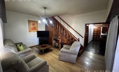 Venta de Casa 5 ambientes con Cochera y Patio en Wilde