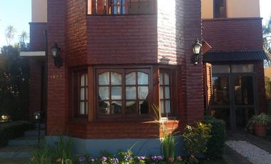 Casa en Venta en un lote