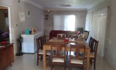 Casa en venta - 2 Dormitorios 2 Baños - 657Mts2 - Tres Sargentos