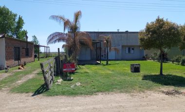 Casa en venta - 2 Dormitorios 2 Baños - 657Mts2 - Tres Sargentos
