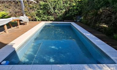 Imponente propiedad con Piscina en Venta en Altos Dos.