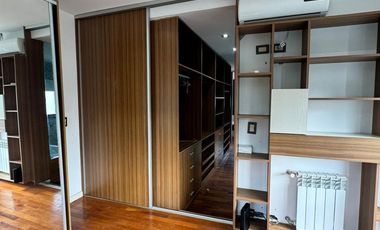 Imponente propiedad con Piscina en Venta en Altos Dos.