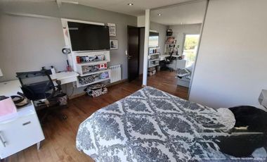 Imponente propiedad con Piscina en Venta en Altos Dos.