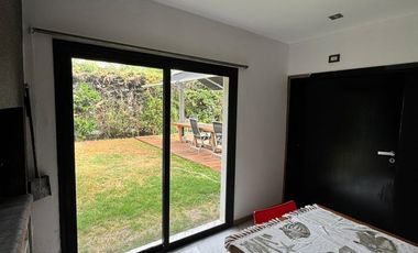 Imponente propiedad con Piscina en Venta en Altos Dos.