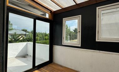 Imponente propiedad con Piscina en Venta en Altos Dos.