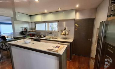 Imponente propiedad con Piscina en Venta en Altos Dos.