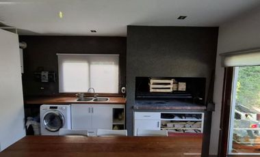 Imponente propiedad con Piscina en Venta en Altos Dos.