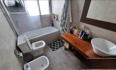 Imponente propiedad con Piscina en Venta en Altos Dos.