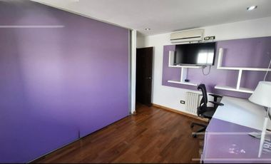 Imponente propiedad con Piscina en Venta en Altos Dos.