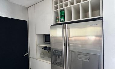 Imponente propiedad con Piscina en Venta en Altos Dos.