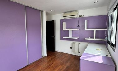 Imponente propiedad con Piscina en Venta en Altos Dos.