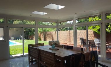 Impecable chalet en Adrogué.