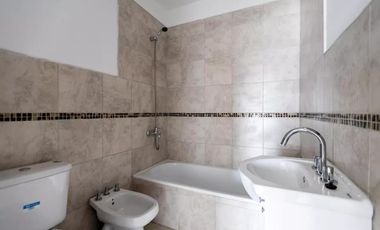 Departamento en venta - 1 Dormitorio 2 Baños - 52Mts2 - Adrogué