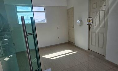 EDIFICIO EN VENTA O EN RENTA, CALLE 12 DE OCTUBRE, MUY CERCA A LA AV. JUAREZ, PACHUCA, HGO.