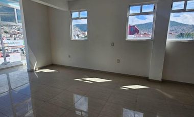 EDIFICIO EN VENTA O EN RENTA, CALLE 12 DE OCTUBRE, MUY CERCA A LA AV. JUAREZ, PACHUCA, HGO.