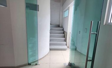 EDIFICIO EN VENTA O EN RENTA, CALLE 12 DE OCTUBRE, MUY CERCA A LA AV. JUAREZ, PACHUCA, HGO.