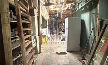 Casa esquina con local comercial en Villa Dulce Ampliación