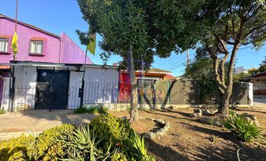 Casa esquina con local comercial en Villa Dulce Ampliación