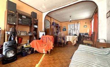 Casa esquina con local comercial en Villa Dulce Ampliación