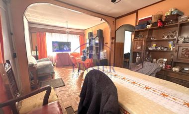 Casa esquina con local comercial en Villa Dulce Ampliación