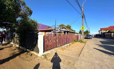 Casa esquina con local comercial en Villa Dulce Ampliación