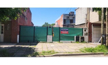 SANTIAGO 5948 entre Roma y Madrid (casa y depto)