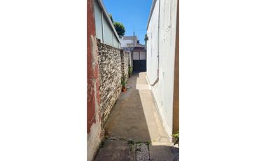 SANTIAGO 5948 entre Roma y Madrid (casa y depto)