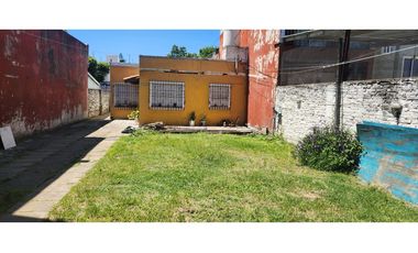 SANTIAGO 5948 entre Roma y Madrid (casa y depto)