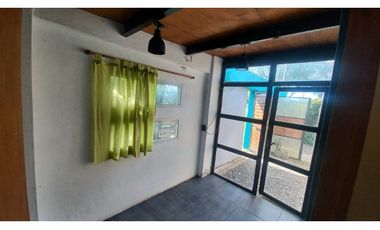 Venta. Casa 5 amb. Barrio Sta. Elena. Mar Chiquita. Cel. 223542----