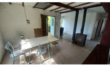 Venta. Casa 5 amb. Barrio Sta. Elena. Mar Chiquita. Cel. 223542----