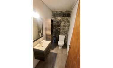 Venta. Casa 5 amb. Barrio Sta. Elena. Mar Chiquita. Cel. 223542----