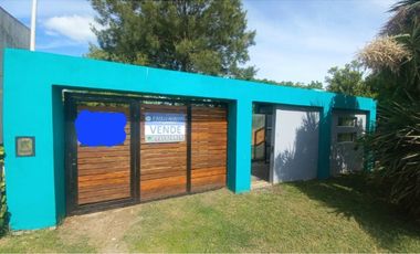 Venta. Casa 5 amb. Barrio Sta. Elena. Mar Chiquita. Cel. 223542----