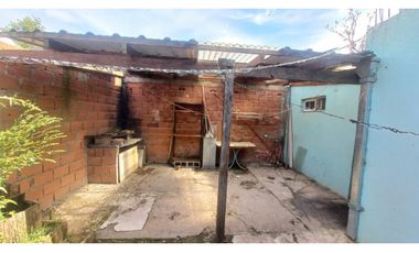 Venta. Casa 5 amb. Barrio Sta. Elena. Mar Chiquita. Cel. 223542----