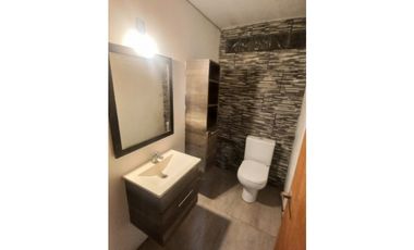 Venta. Casa 5 amb. Barrio Sta. Elena. Mar Chiquita. Cel. 223542----