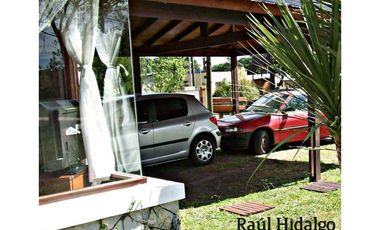 CASA CON PARQUE A 400 METROS DEL MAR EN LA CALETA