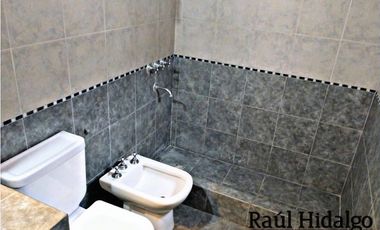 CASA CON PARQUE A 400 METROS DEL MAR EN LA CALETA