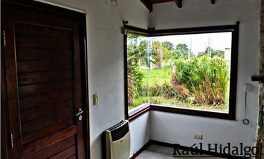 CASA CON PARQUE A 400 METROS DEL MAR EN LA CALETA