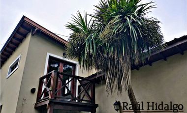 CASA CON PARQUE A 400 METROS DEL MAR EN LA CALETA